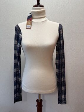 Gimmicks by Buckle BKE Ribbed Turtleneck Cream Plaid Mesh Sleeve NWT Women M